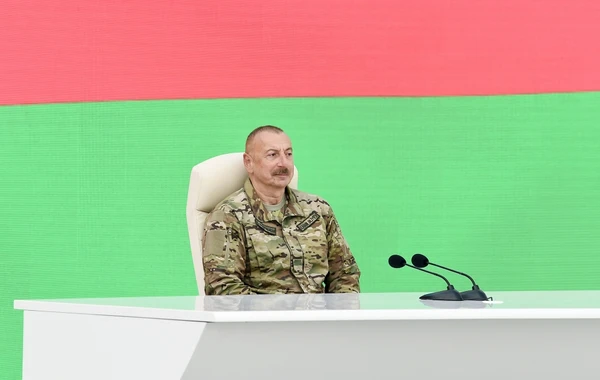 Ильхам Алиев на открытии Парка военных трофеев в Баку - ФОТО