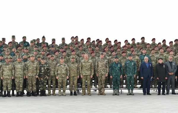 Ильхам Алиев на открытии Парка военных трофеев в Баку - ФОТО