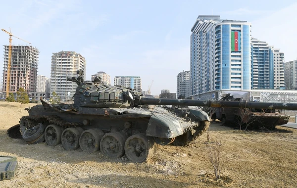 Ильхам Алиев на открытии Парка военных трофеев в Баку - ФОТО
