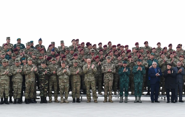 Ильхам Алиев на открытии Парка военных трофеев в Баку - ФОТО