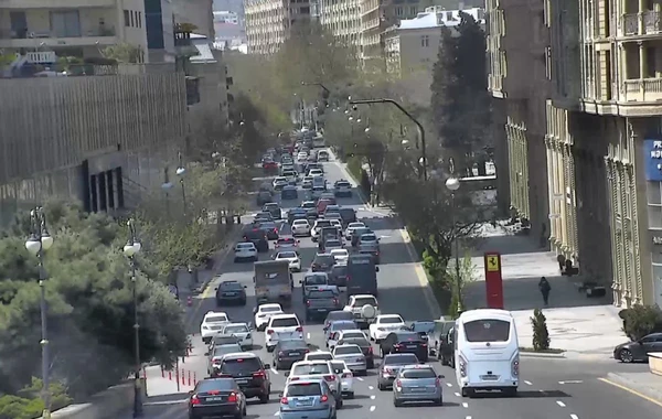 Bakının bu küçəsində yol hərəkətinin təşkilində dəyişikliklər edilib - FOTO