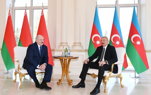 Началась встреча президентов Азербайджана и Беларуси один на один - ФОТО
