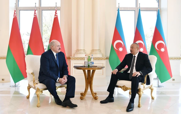 Azərbaycan və Belarus prezidentlərinin təkbətək görüşü başlayıb - FOTO