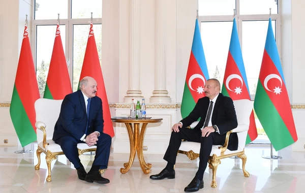 Началась встреча президентов Азербайджана и Беларуси один на один - ФОТО