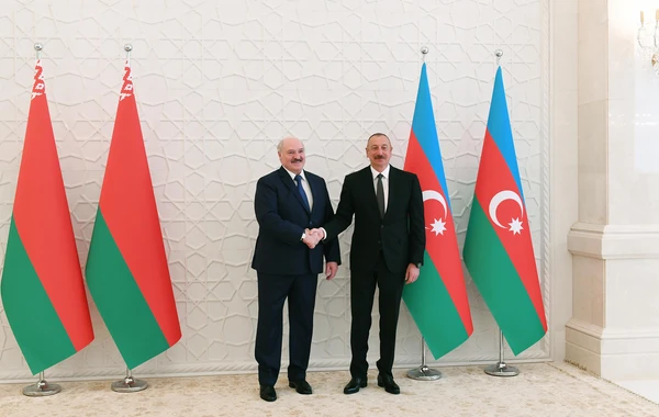 Azərbaycan və Belarus prezidentlərinin təkbətək görüşü başlayıb - FOTO