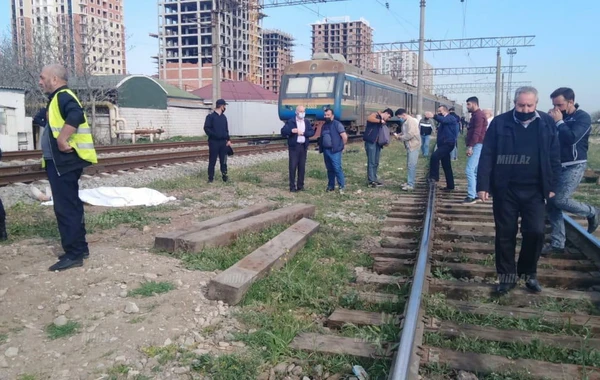 Bakıda gənc oğlan faciəvi şəkildə öldü - Başı tanınmaz hala düşdü - FOTO