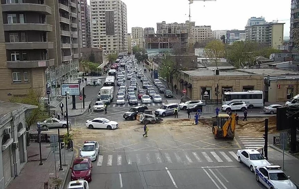 Bakıda avtobuslar gecikir - Böyük tıxac - FOTO