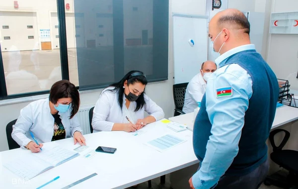 Avtobus sürücülərinə peyvənd vurulur - FOTO