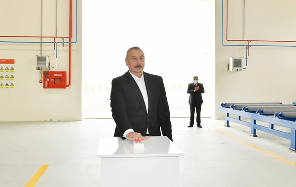 Президент Ильхам Алиев на открытии Гаджигабульского промышленного квартала - ФОТО