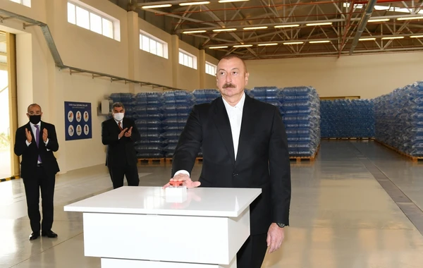 Президент Ильхам Алиев на открытии Гаджигабульского промышленного квартала - ФОТО