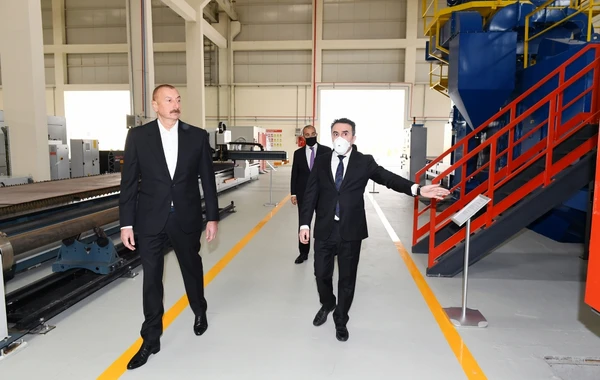 Президент Ильхам Алиев на открытии Гаджигабульского промышленного квартала - ФОТО