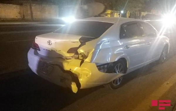 В Баку участники ДТП избили виновника аварии - ВИДЕО
