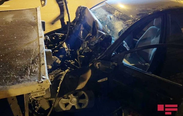 В Баку автомобиль насмерть сбил сотрудника Госагентства автодорог - ВИДЕО