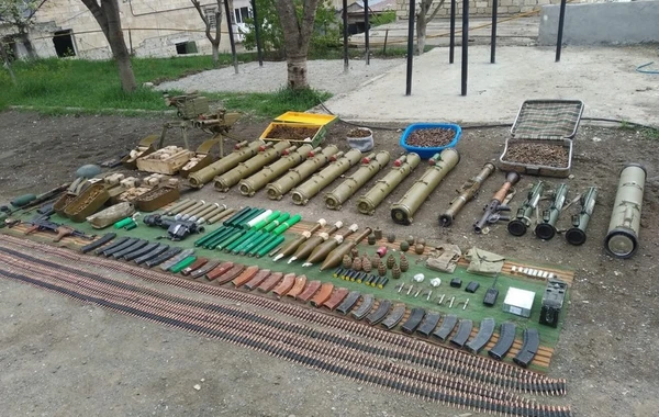 11 raket qurğusu, 4 qumbaraatan, 14 qumbara... Şuşada aşkar edilən silah-sursat