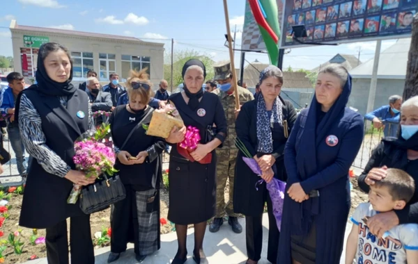 Kürdəmirdə şəhidin xatirəsinə tikilən bulağın açılışı olub - FOTO