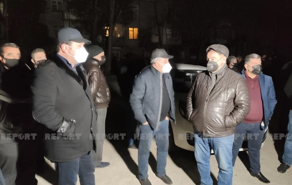 Əməkdar artistin sənət dostları gecə ilə onun evinin qarşısına toplaşdı  - FOTO