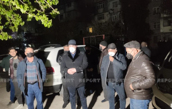 Əməkdar artistin sənət dostları gecə ilə onun evinin qarşısına toplaşdı  - FOTO