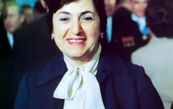 Görkəmli oftalmoloq alim Zərifə Əliyevanın anadan olmasından 98 il ötür