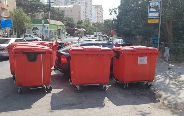 В Баку автохама наказали за неправильную парковку - ФОТО