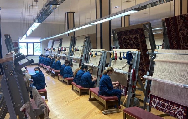 “Azərxalça” ASC-nin yeni sədri emalatxanalarla tanış olub - FOTO