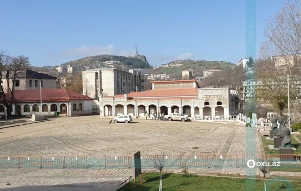 Şuşadakı tarixi abidələrin qarşısına löhvələr quraşdırılır - FOTO