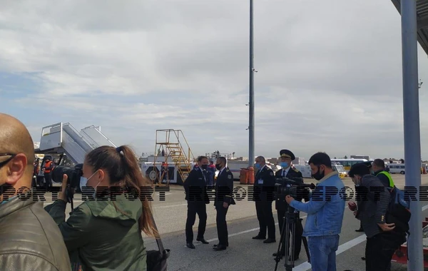 “Sputnik V” vaksininin ilk partiyası Azərbaycana gətirilib - FOTO