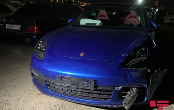 В Баку столкнулись Porsche и KIA, есть пострадавший - ВИДЕО