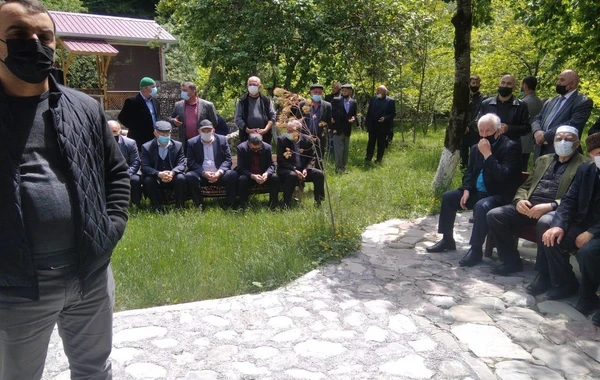 Проходит церемония прощания с народным поэтом Мусой Ягубом - ФОТО