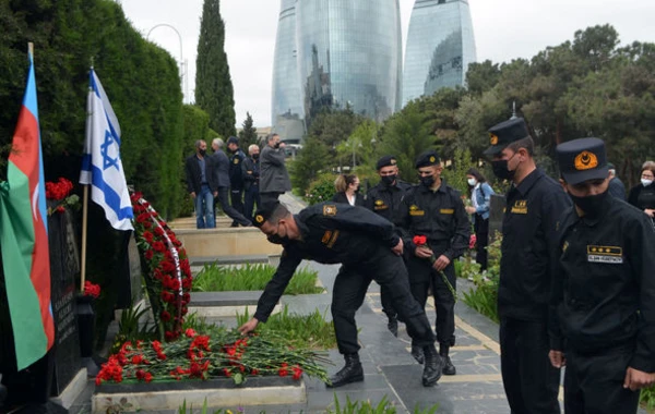 Milli Qəhrəman Albert Aqarunovun anım mərasimi keçirilib - FOTO