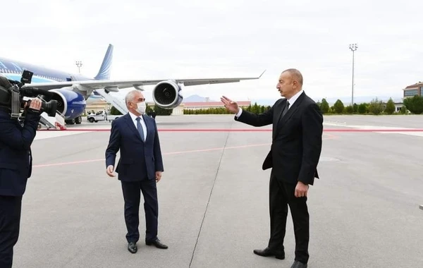 Naxçıvan Beynəlxalq Hava Limanının yeni uçuş-enmə zolağının təqdimatı olub