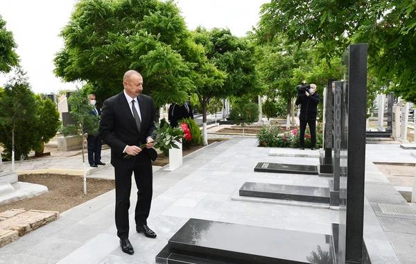 Prezident Naxçıvanda Vətən müharibəsi şəhidlərinin məzarlarını ziyarət edib - FOTO
