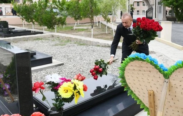 В Нахчыване Президент Ильхам Алиев посетил могилы шехидов Отечественной войны - ФОТО