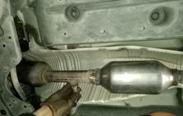 Дорожная полиция обратилась к водителям в связи с катализаторами - ФОТО