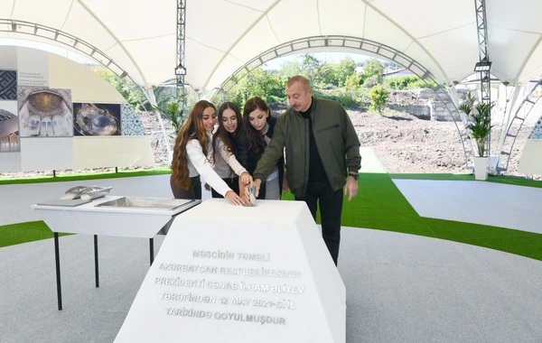 Prezident İlham Əliyev Şuşada yeni məscidin təməlini qoyub