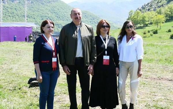 Mehriban Əliyeva: “Şuşa 29 ildən sonra yenə doğmalarını, qonaqlarını qarşılayır” - FOTO