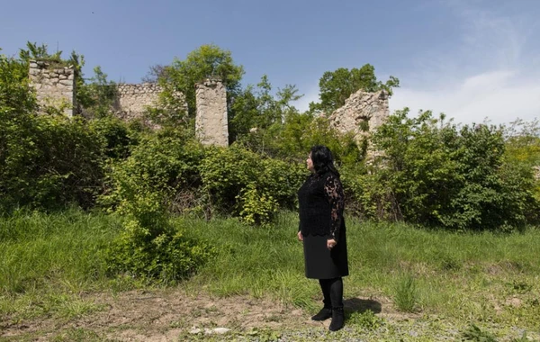 Xan Şuşinskinin qızı Şuşada ata evini tapdı - FOTO