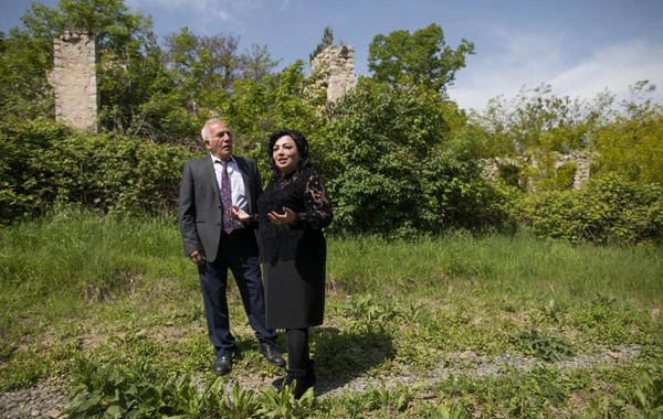 Xan Şuşinskinin qızı Şuşada ata evini tapdı - FOTO