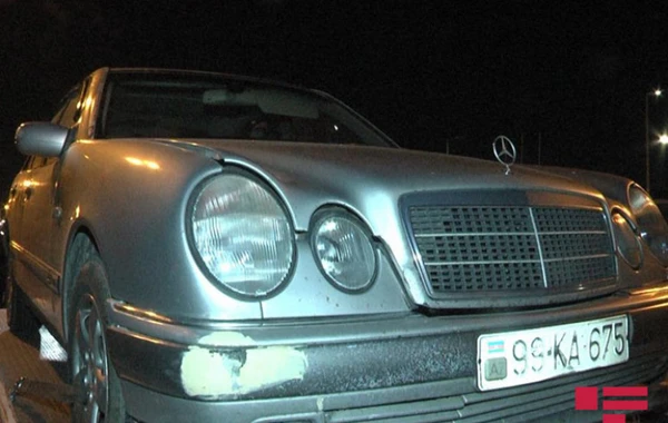 В Баку сбитого пешехода переехал другой автомобиль - ВИДЕО