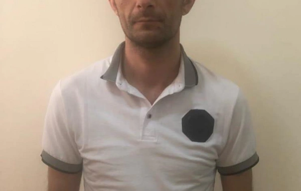 Polis onlayn narkotik satan şəxsi saxladı - FOTO