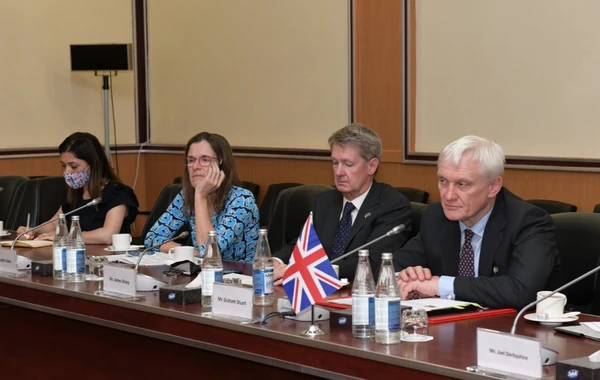 Azərbaycan Britaniya ilə nəqliyyat sahəsindəki perspektivləri müzakirə etdi - FOTO