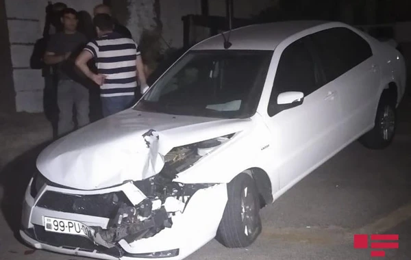 Bakıda avtomobilin təkərinin çıxması qəzaya səbəb oldu - FOTO