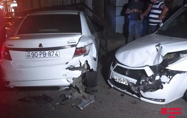 Bakıda avtomobilin təkərinin çıxması qəzaya səbəb oldu - FOTO