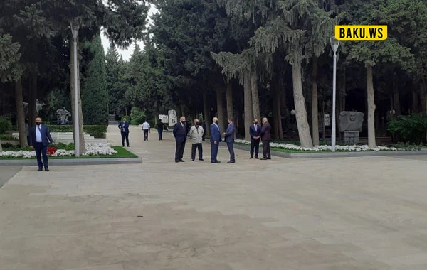В Баку состоялись похороны Таира Салахова - ВИДЕО