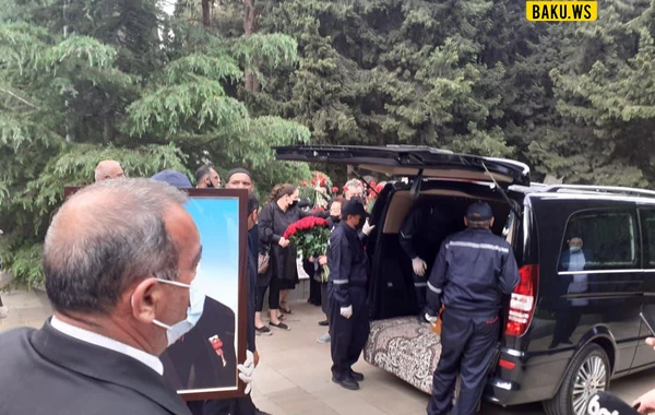В Баку состоялись похороны Таира Салахова - ВИДЕО