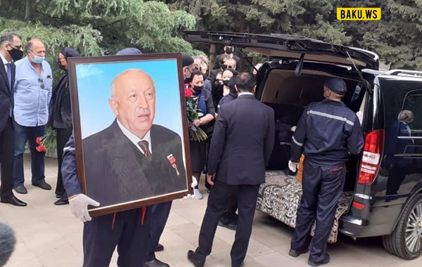 Tahir Salahov I Fəxri Xiyabanda dəfn olunub - VIDEO