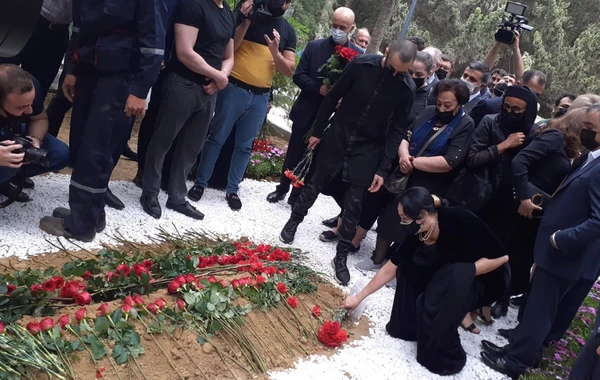 Bacısı və nəvəsi Tahir Salahovdan danışdı