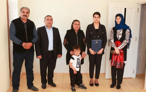 40 şəhid ailəsi və Qarabağ müharibəsi əlilinə mənzillər təqdim olundu – FOTO