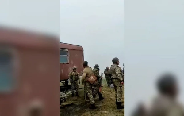 Hərbçilərimiz daha bir qrup erməni hərbçini sərhəddən qovdu - VİDEO