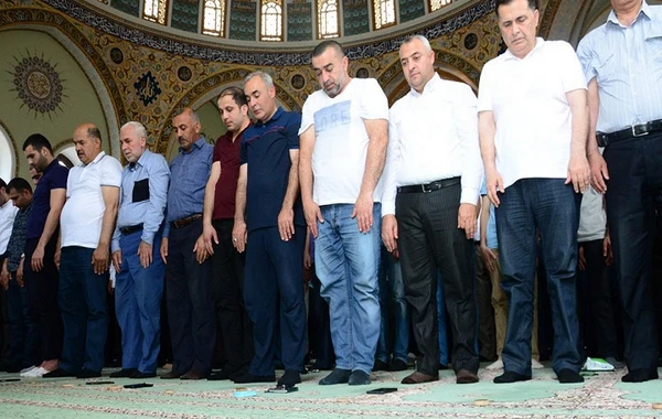 QMİ Qazılar Şurasının üzvü: "Məscidlərdə Cümə namazları növbəli qılınacaq"
