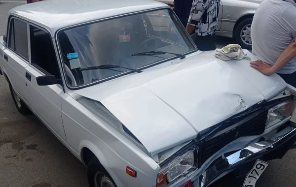 Gəncədə zəncirvari qəza: Beş maşın toqquşdu, xəsarət alanlar var - FOTO